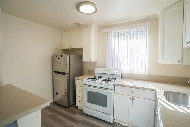 $875,000 | 242 East Del Amo Boulevard, Long Beach, CA 90805