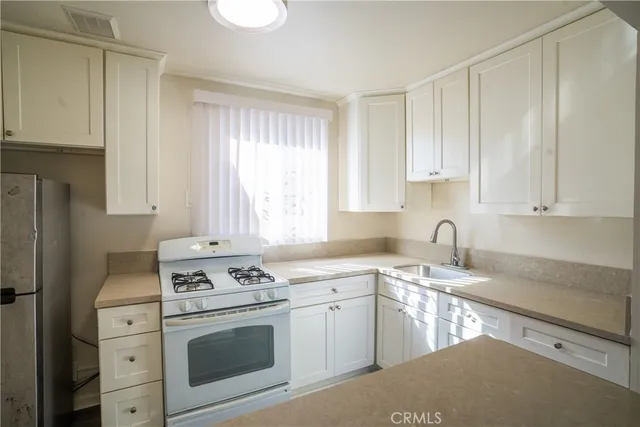 $875,000 | 242 East Del Amo Boulevard, Long Beach, CA 90805