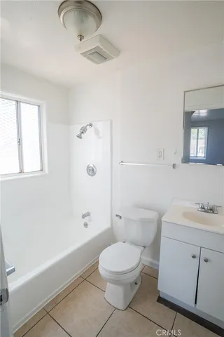 $875,000 | 242 East Del Amo Boulevard, Long Beach, CA 90805