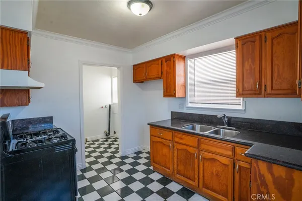 $850,000 | 242 East Del Amo Boulevard, Long Beach, CA 90805