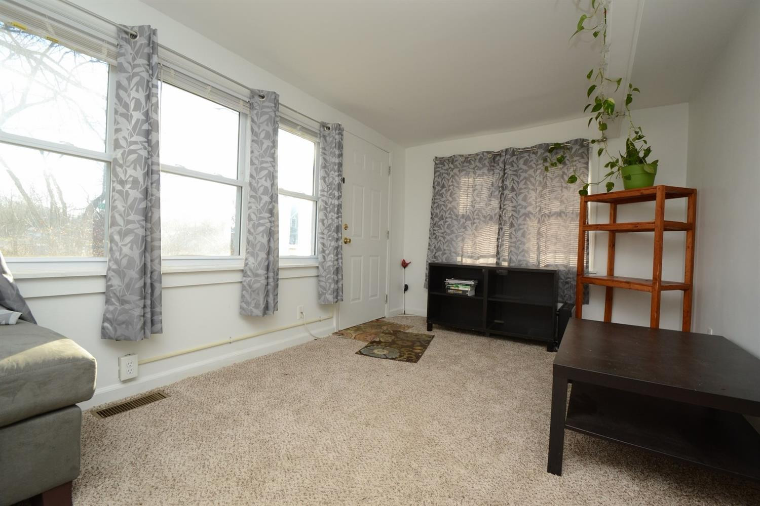 3196 Springbrook Street Ann Arbor, MI 48108 - Photo 5 of 23 Photo 5