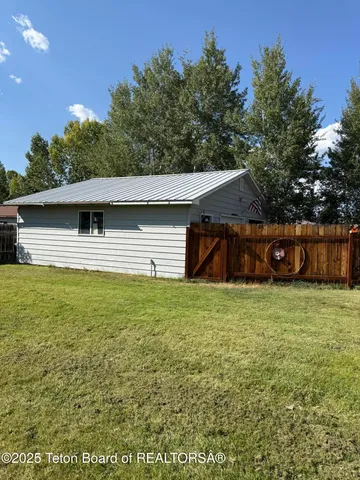 $450,000 | 344 South Shanley Avenue, Pinedale, WY 82941