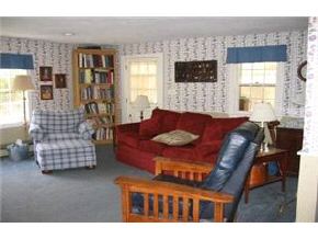 136 Page Road Bow, NH 03304 - Photo 3 of 7
