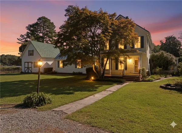 $950,000 | 140 Morris Creek Lane, Mathews, VA 23109
