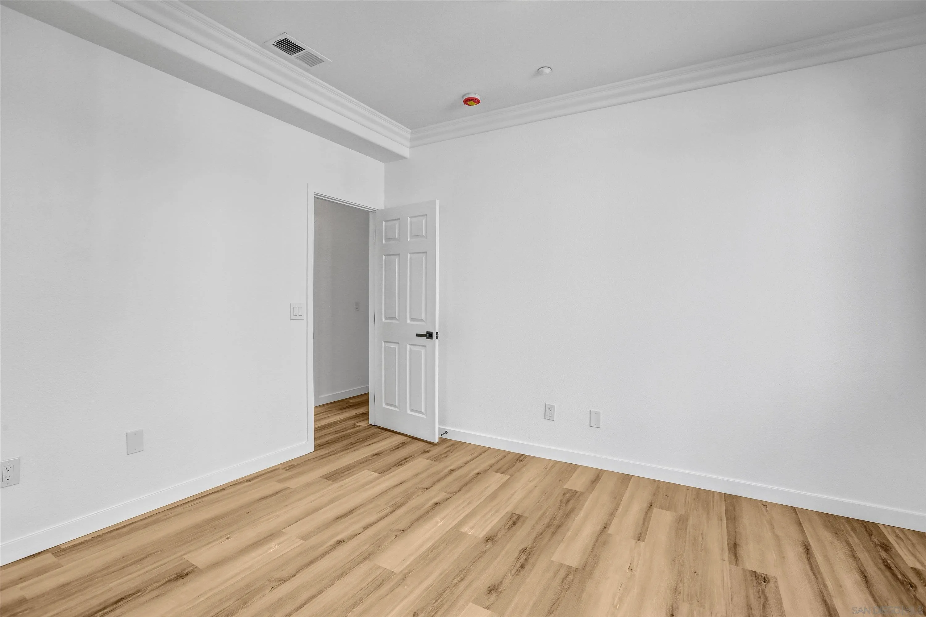 275 Reef Point Way, Unit 2 Oceanside, CA 92058 - Photo 14 of 30 Gallery Image 14