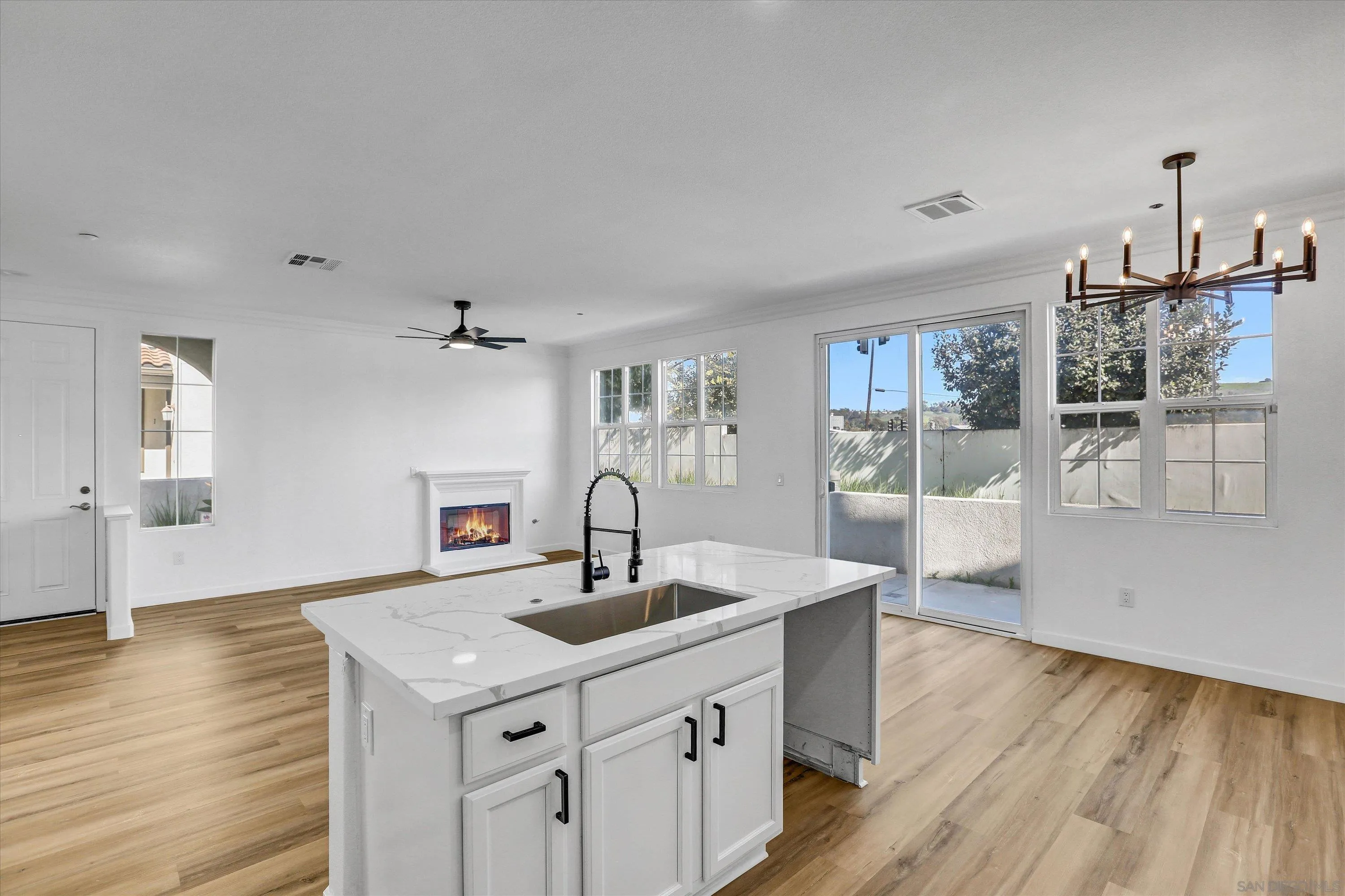 275 Reef Point Way, Unit 2 Oceanside, CA 92058 - Photo 17 of 30 Gallery Image 17