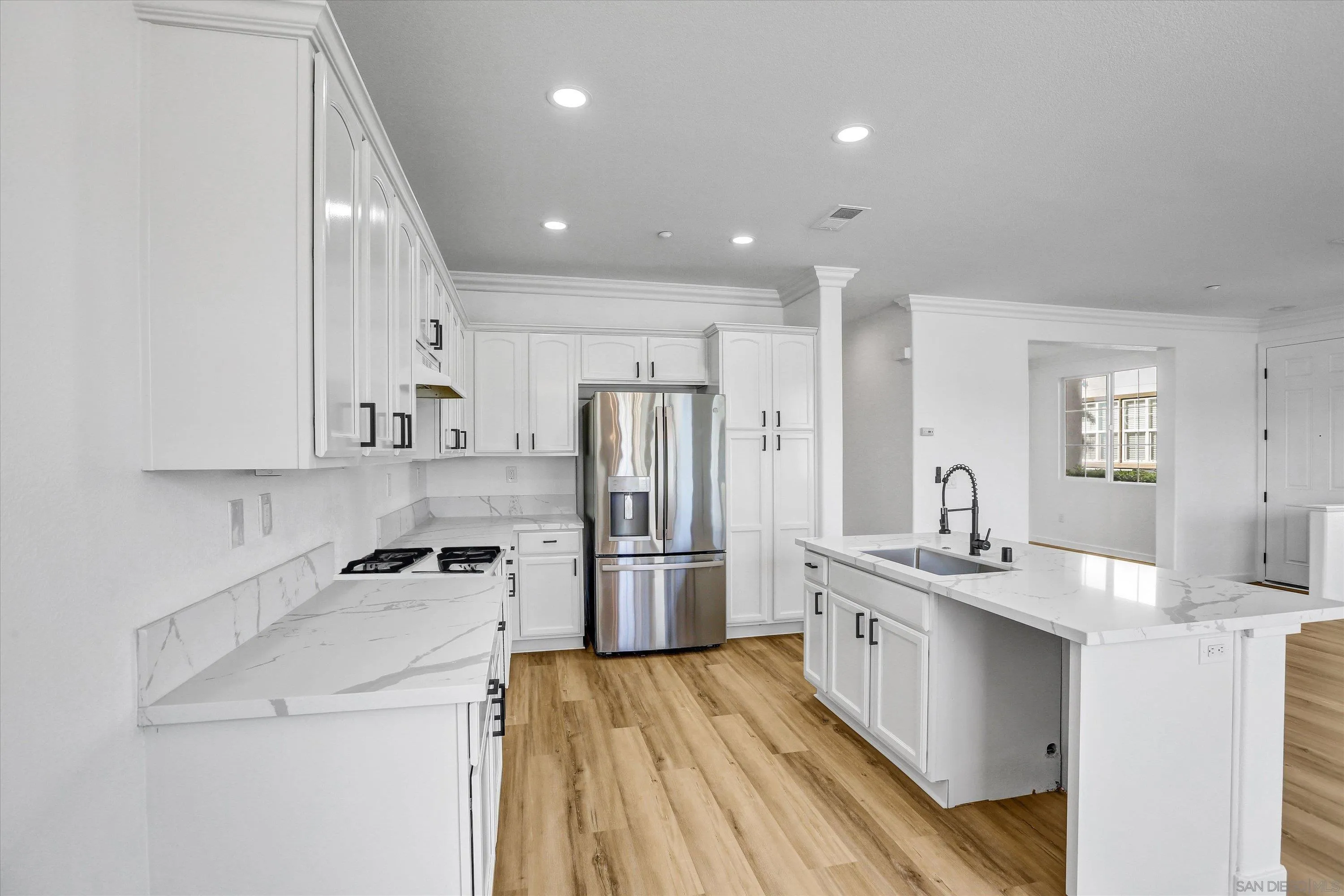 275 Reef Point Way, Unit 2 Oceanside, CA 92058 - Photo 18 of 30 Gallery Image 18