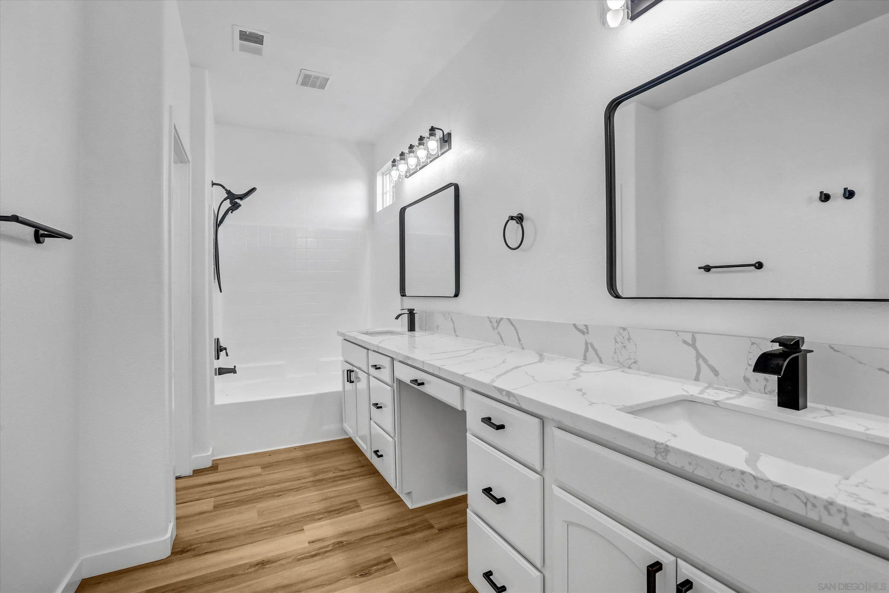 275 Reef Point Way, Unit 2 Oceanside, CA 92058 - Photo 27 of 30 Gallery Image 27