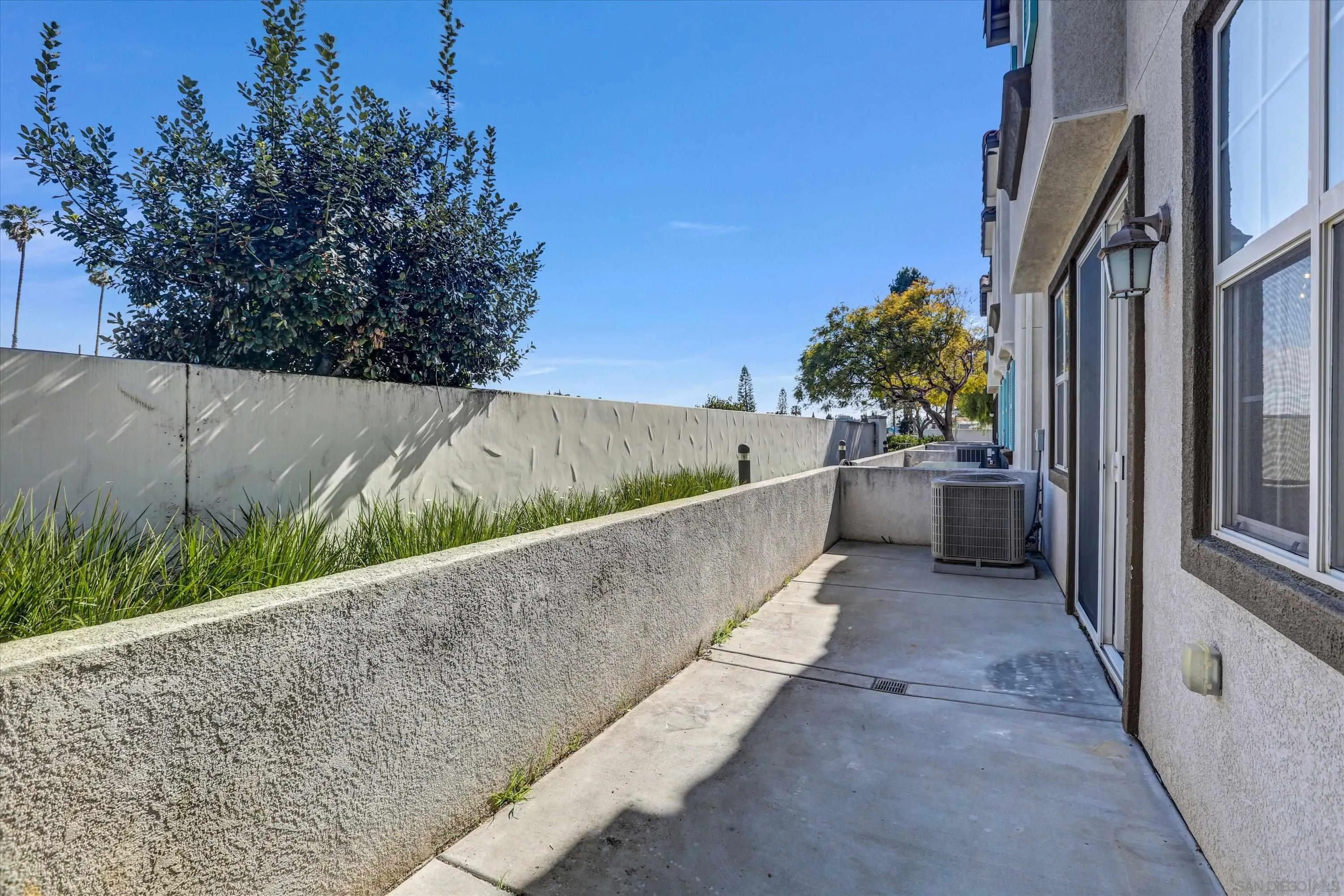275 Reef Point Way, Unit 2 Oceanside, CA 92058 - Photo 4 of 30 Gallery Image 4