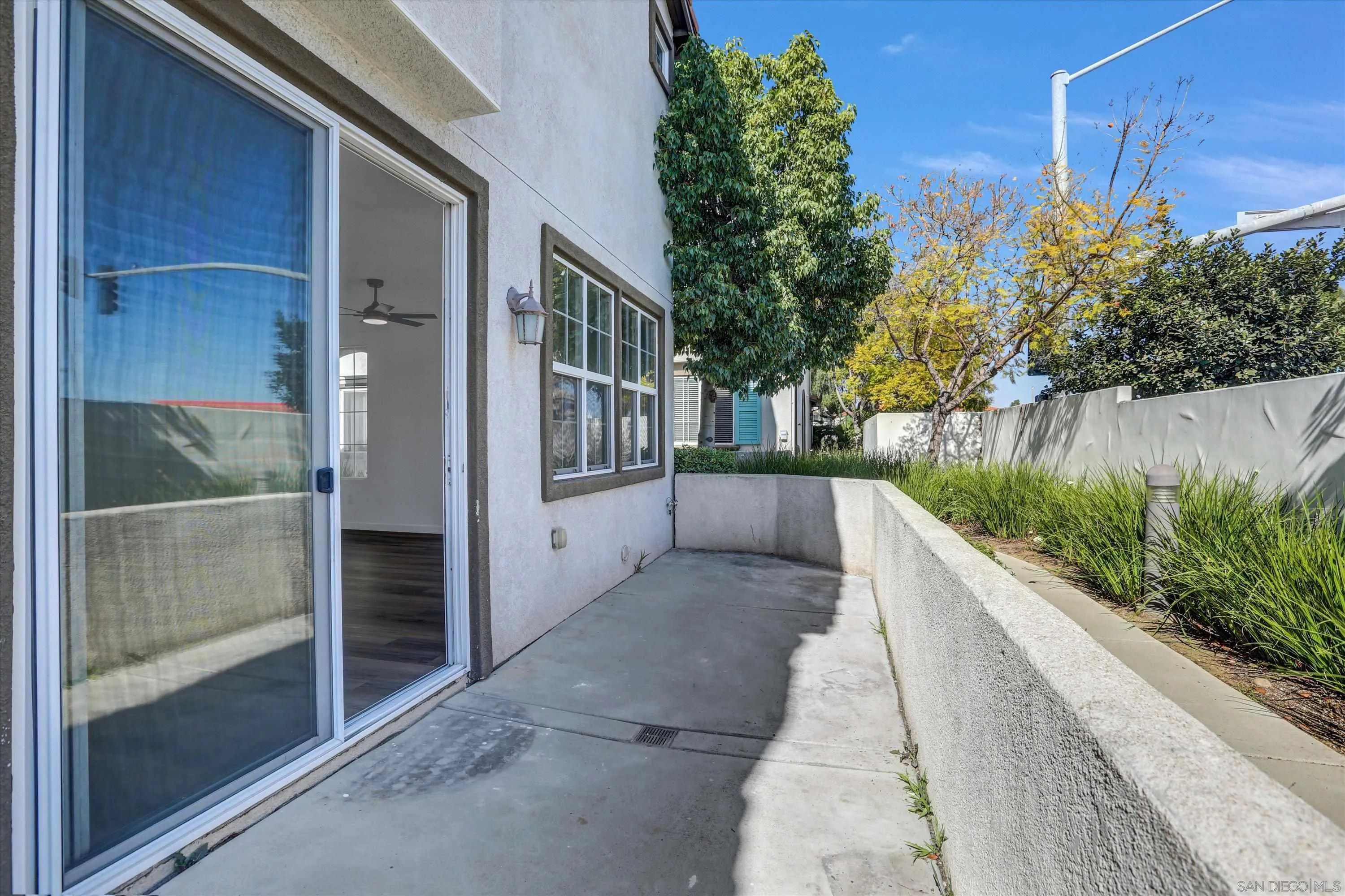 275 Reef Point Way, Unit 2 Oceanside, CA 92058 - Photo 5 of 30 Gallery Image 5