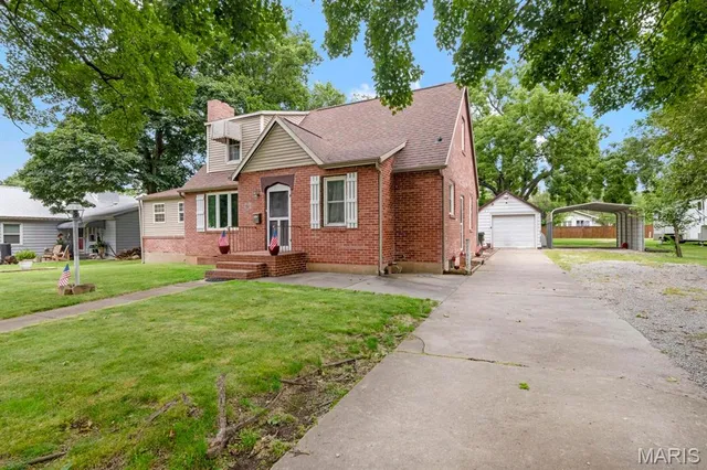 $200,000 | 421 West College Street, Aurora, MO 65605