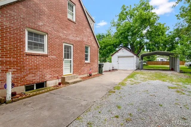 $200,000 | 421 West College Street, Aurora, MO 65605