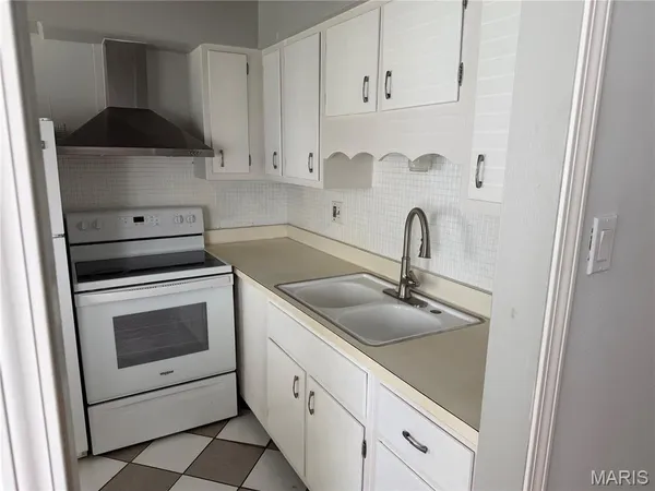 $55,000 | 7305 Sieloff Drive, Unit A, Hazelwood, MO 63042