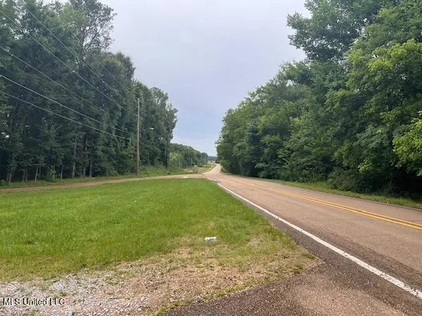 $14,900 | 3913 Highway 51, Canton, MS 39046