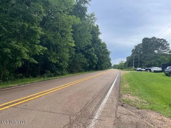 $14,900 | 3913 Highway 51, Canton, MS 39046