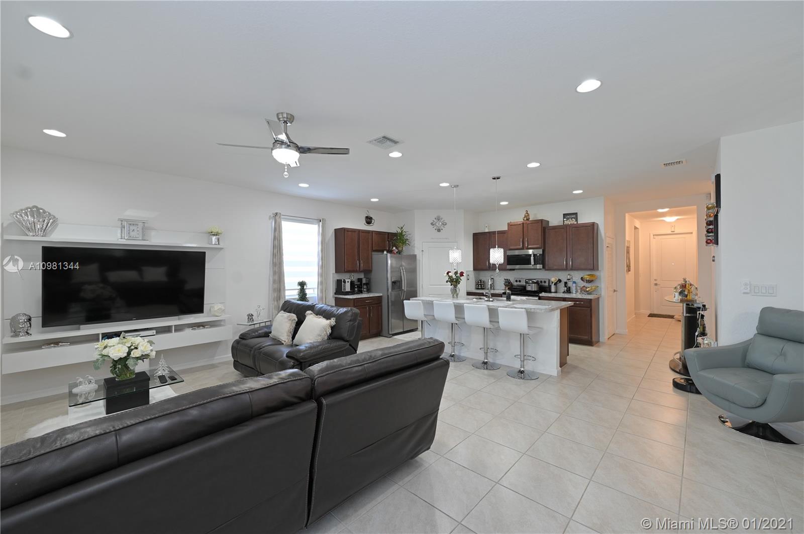 27924 Southwest 133rd Path Homestead, FL 33032 - Photo 11 of 28 Gallery Image 11