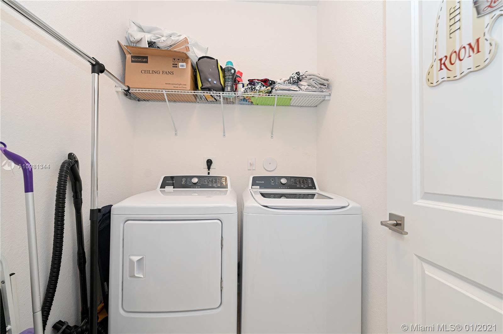 27924 Southwest 133rd Path Homestead, FL 33032 - Photo 17 of 28 Gallery Image 17