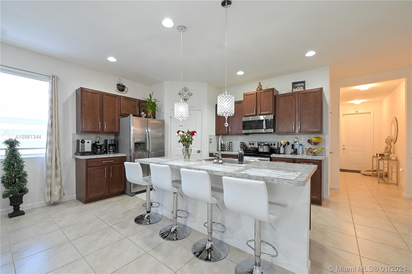 27924 Southwest 133rd Path Homestead, FL 33032 - Photo 5 of 28 Gallery Image 5