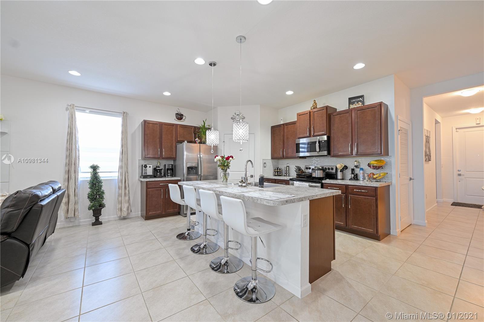 27924 Southwest 133rd Path Homestead, FL 33032 - Photo 6 of 28 Gallery Image 6