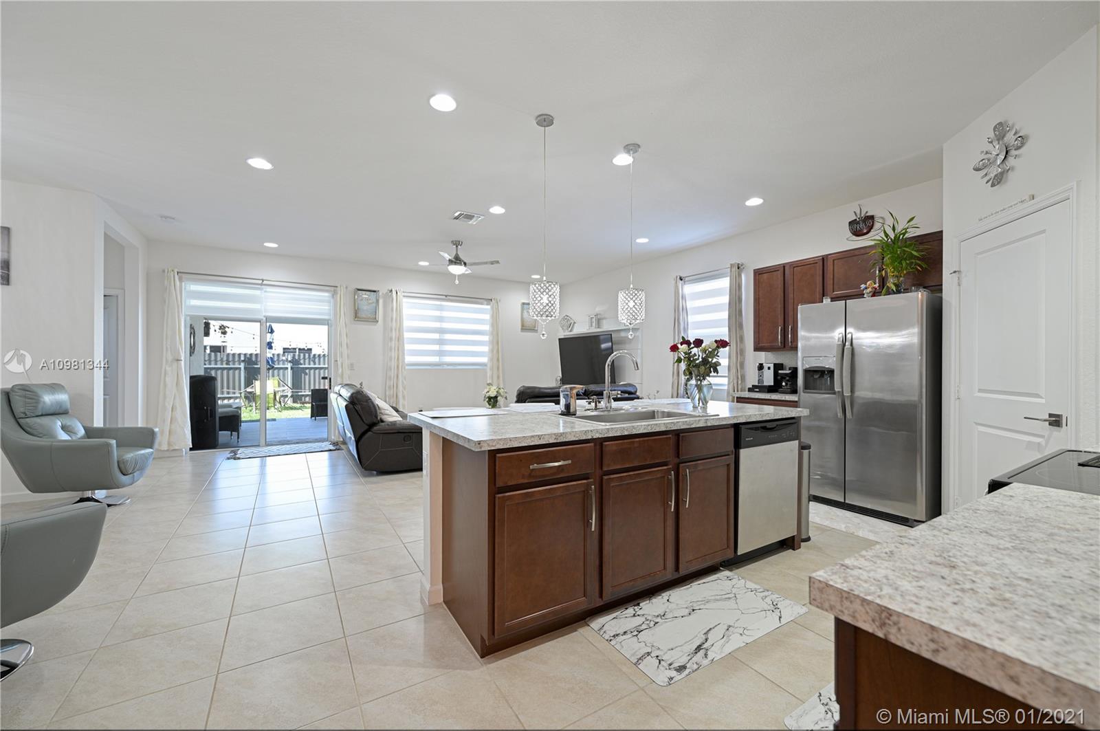 27924 Southwest 133rd Path Homestead, FL 33032 - Photo 8 of 28 Gallery Image 8