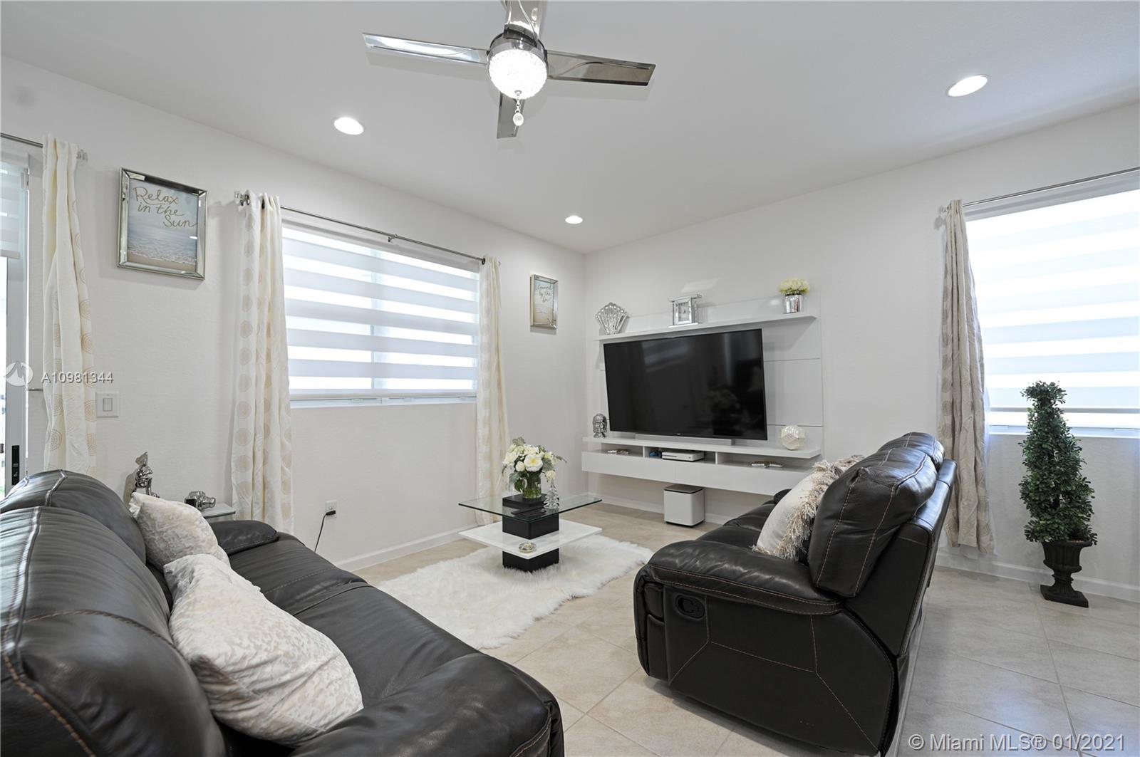 27924 Southwest 133rd Path Homestead, FL 33032 - Photo 9 of 28 Gallery Image 9