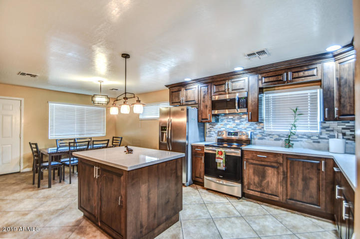 2904 West Cactus Road Phoenix, AZ 85029 - Photo 8 of 27 20190205213707499016000000-o