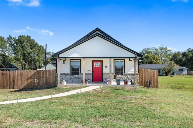 $208,000 | 1713 Pine Street, Hearne, TX 77859