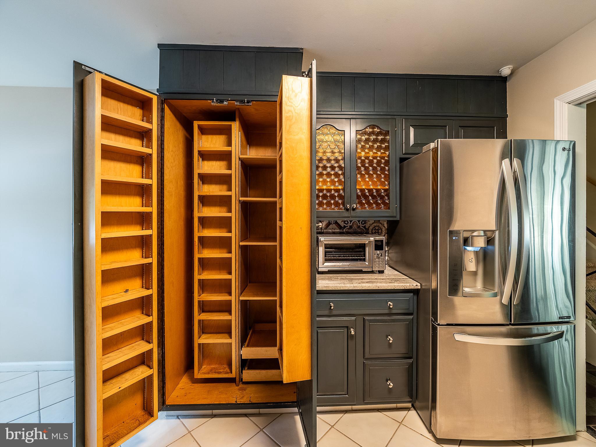 425 Kennebec Road Cherry Hill, NJ 08002 - Photo 10 of 31 Custom Pantry
