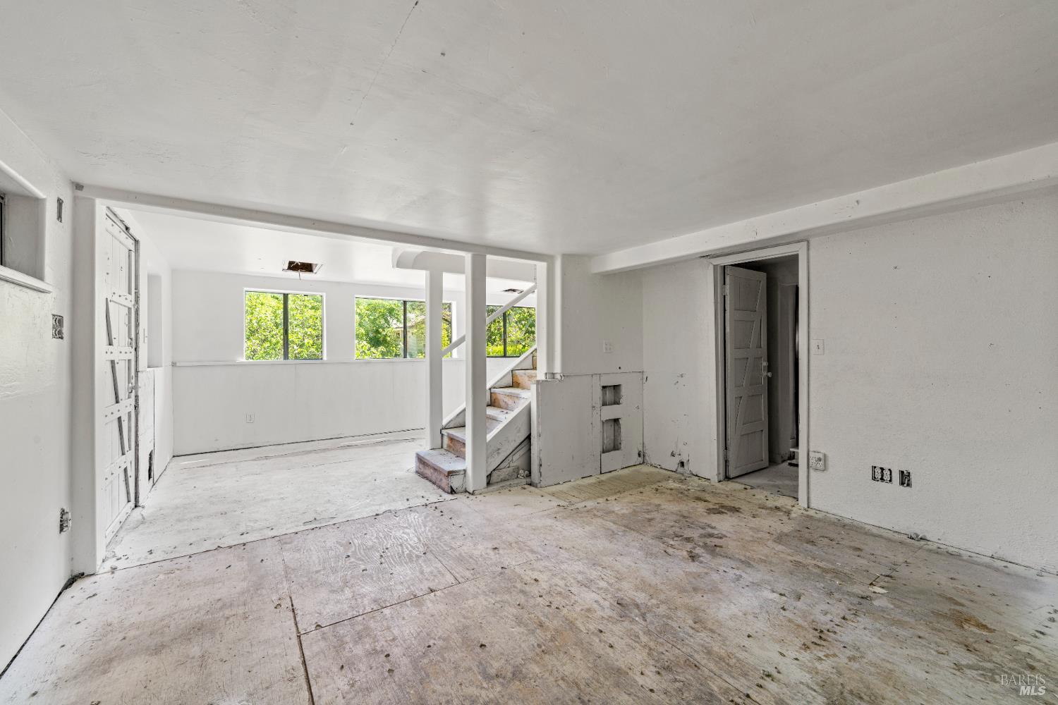 10991 River Road Forestville, CA 95436 - Photo 14 of 20 a view of an empty room