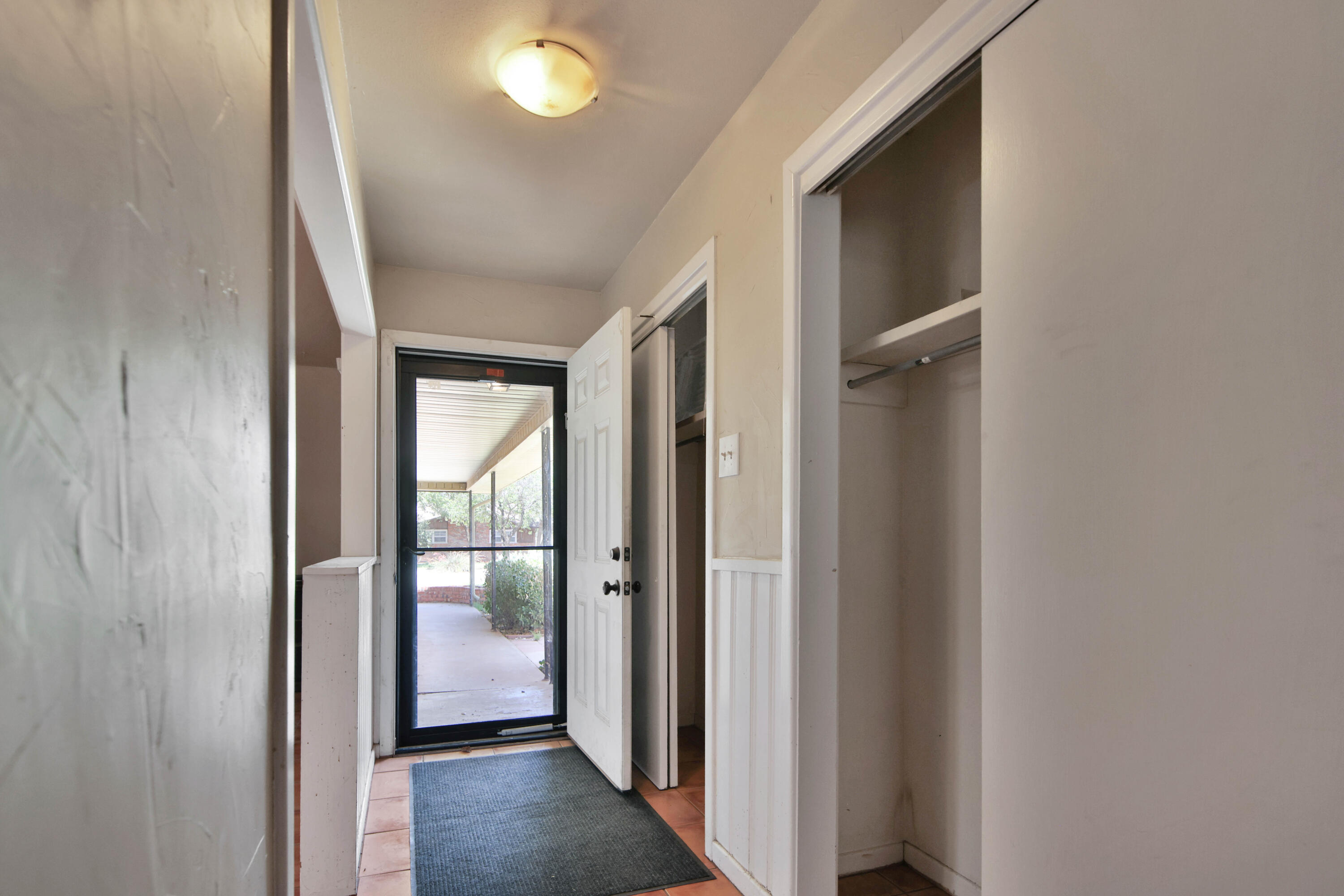 4401 28th Street Lubbock, TX 79410 - Photo 5 of 38 IMG_9863