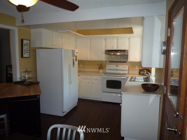16620 1st Avenue Southeast Bothell, WA 98012 - Photo 6 of 17 Gallery Image 6