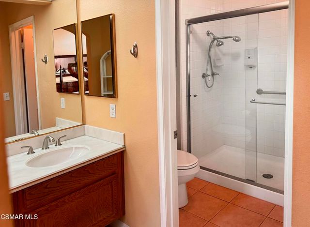 $3,950 | 240 Country Club Drive, Unit E, Simi Valley, CA 93065