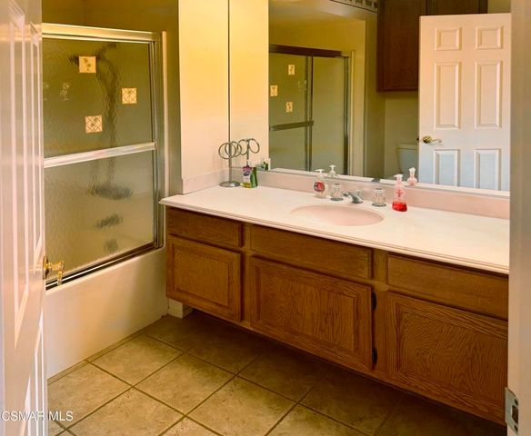 $3,950 | 240 Country Club Drive, Unit E, Simi Valley, CA 93065