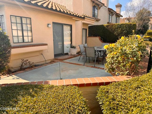 $3,950 | 240 Country Club Drive, Unit E, Simi Valley, CA 93065