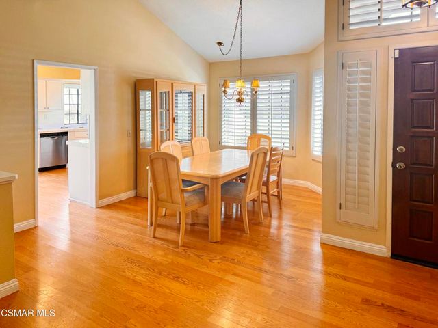 $3,950 | 240 Country Club Drive, Unit E, Simi Valley, CA 93065