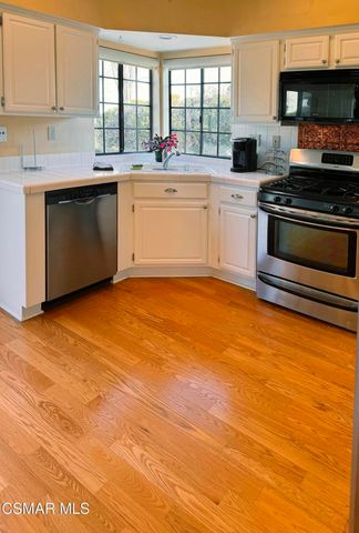 $3,950 | 240 Country Club Drive, Unit E, Simi Valley, CA 93065