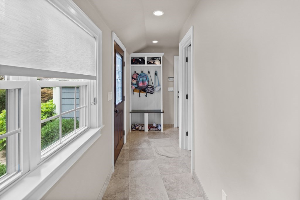 4 Stoneway Lynnfield, MA 01940 - Photo 7 of 27