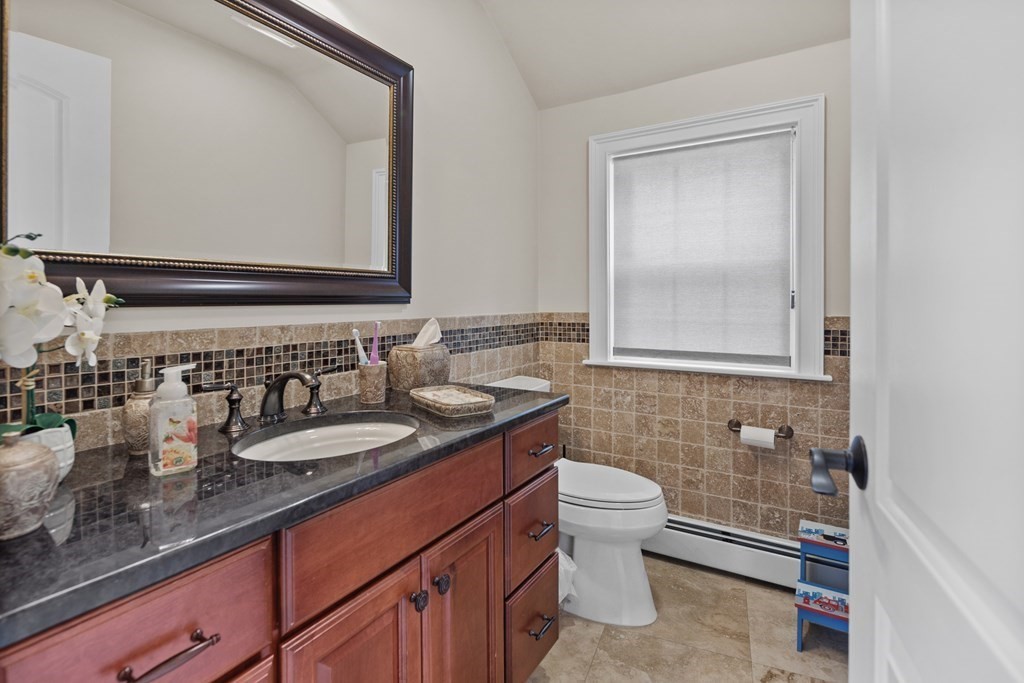 4 Stoneway Lynnfield, MA 01940 - Photo 8 of 27