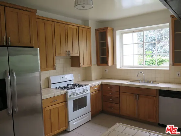 $10,250 | 1922 Taft Avenue, Los Angeles, CA 90068
