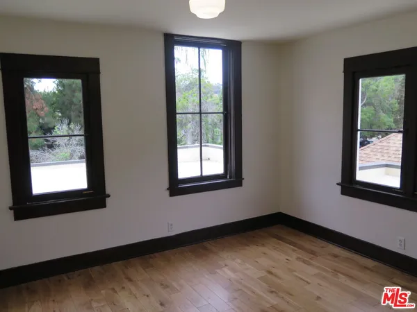 $10,250 | 1922 Taft Avenue, Los Angeles, CA 90068