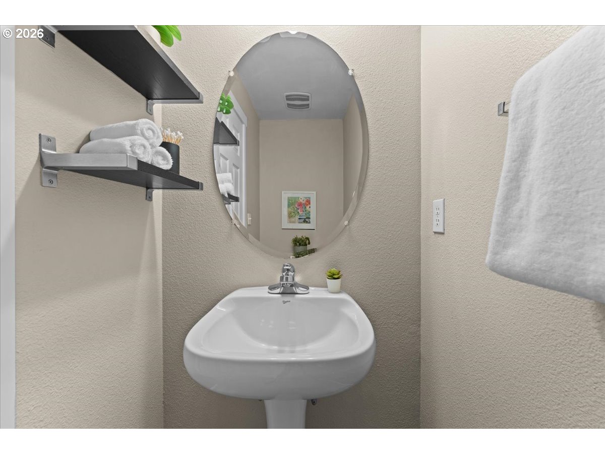 15210 Southwest Sparrow Loop, Unit 105 Beaverton, OR 97007 - Photo 40 of 47
