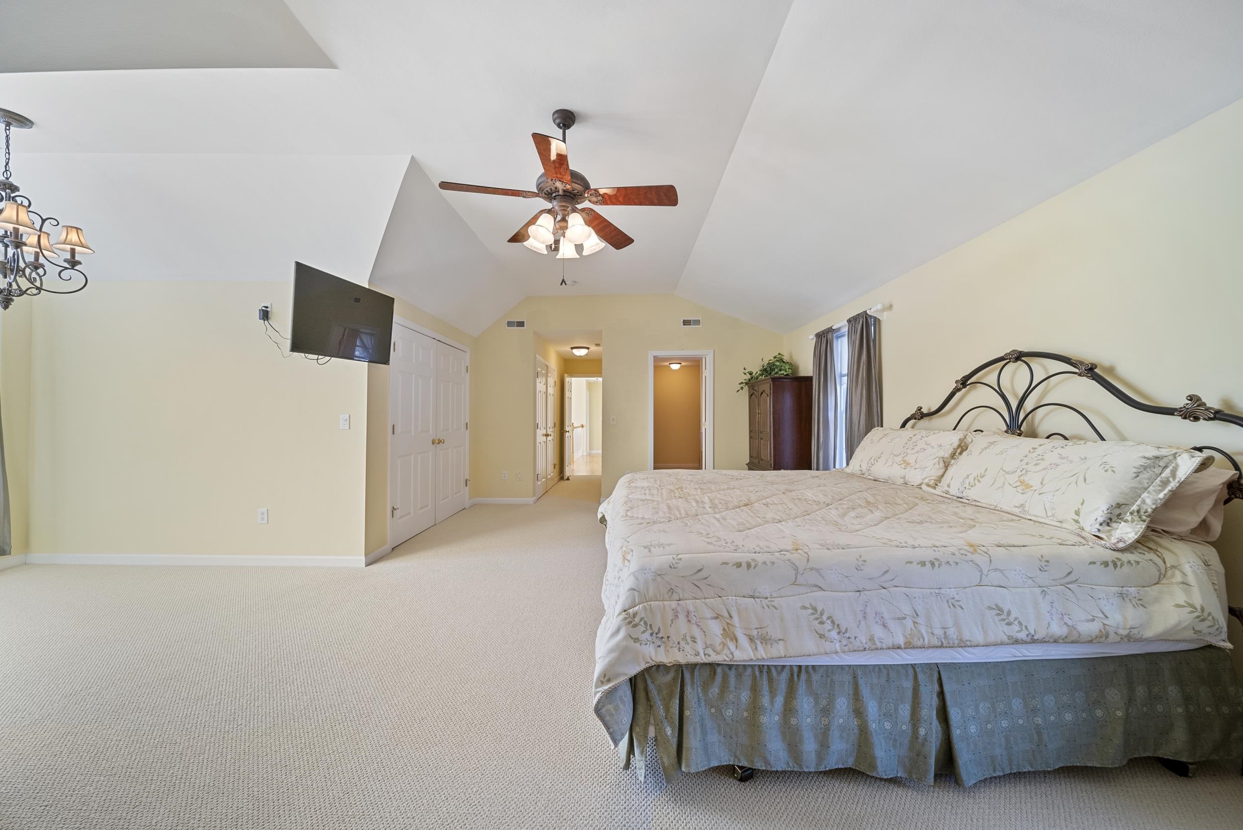 28 Empire Road Pelham, NH 03076 - Photo 24 of 60