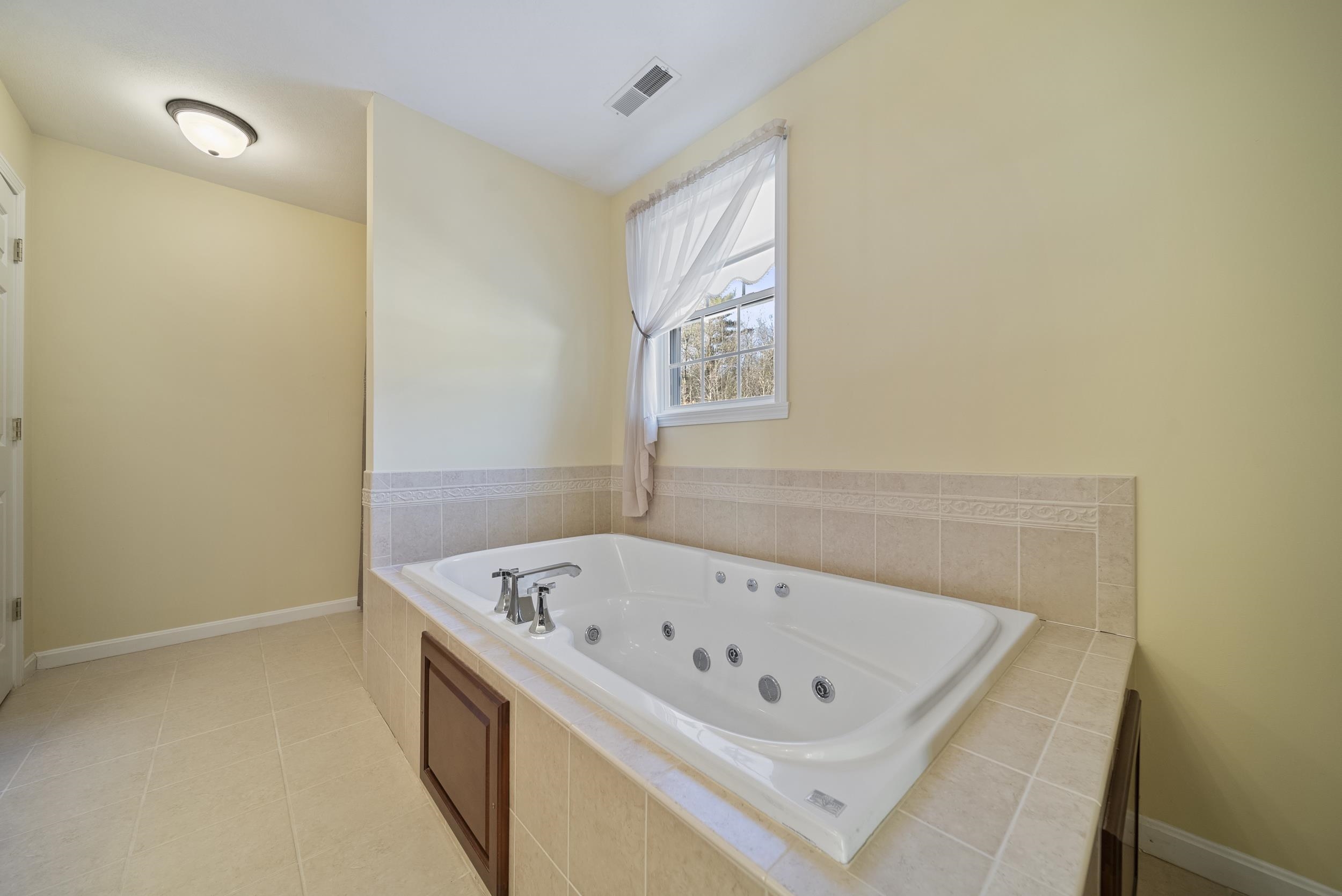 28 Empire Road Pelham, NH 03076 - Photo 27 of 60