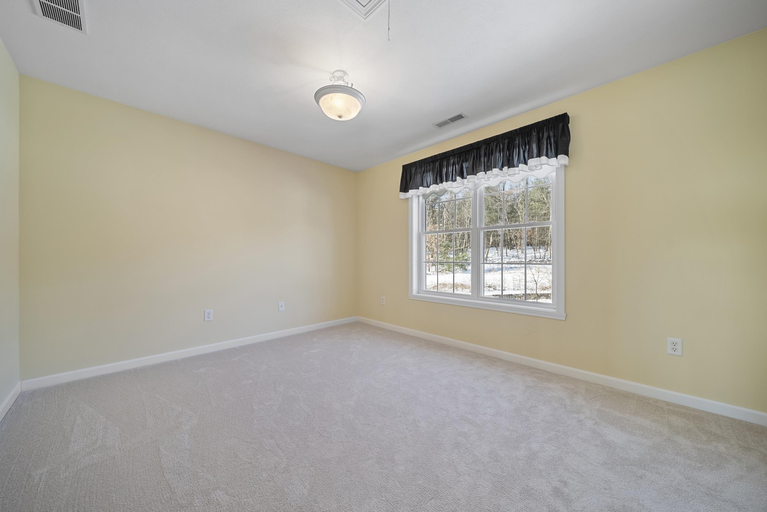 28 Empire Road Pelham, NH 03076 - Photo 33 of 60