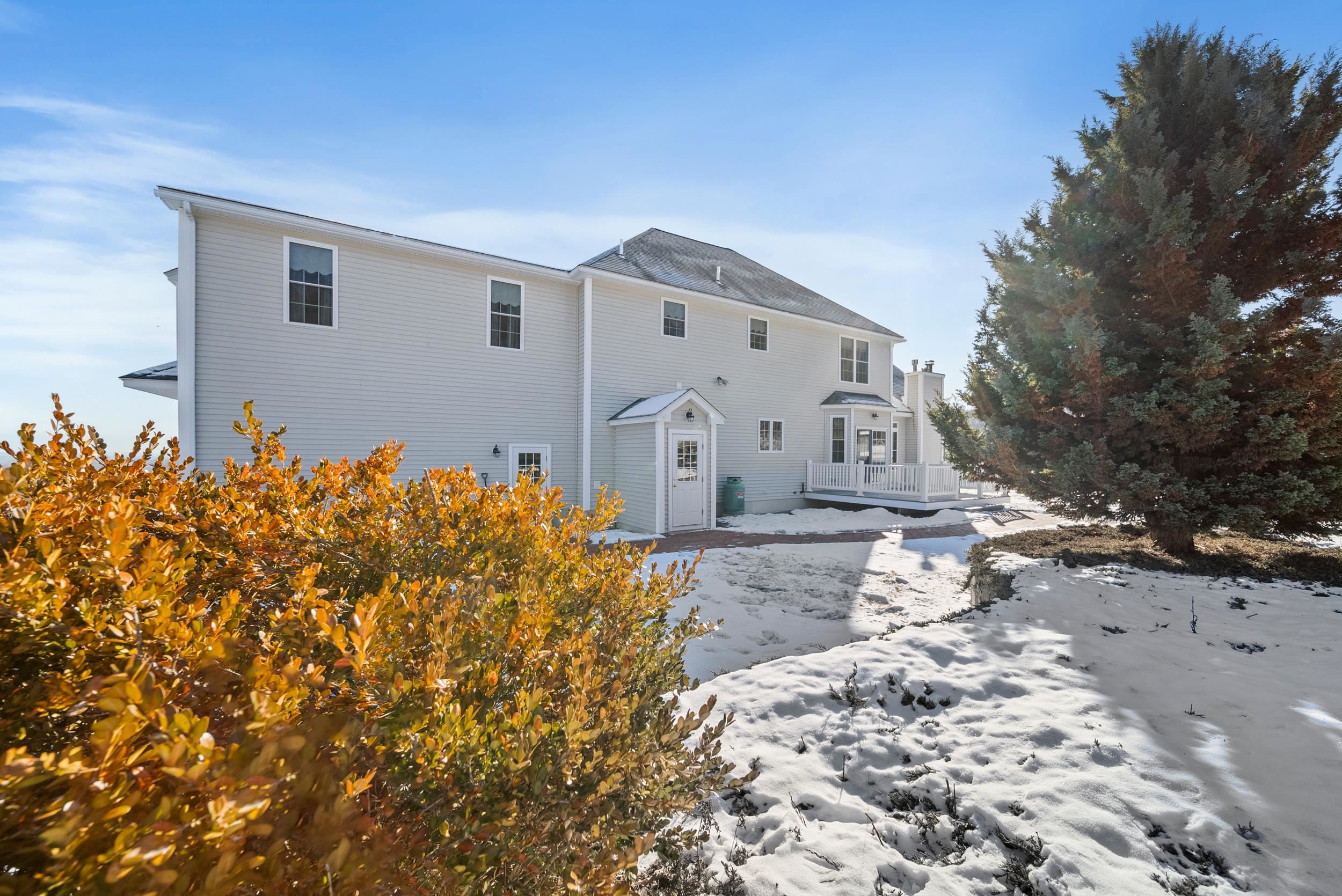 28 Empire Road Pelham, NH 03076 - Photo 44 of 60