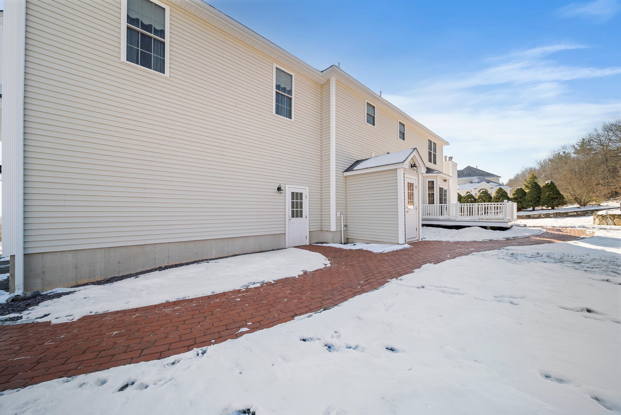 28 Empire Road Pelham, NH 03076 - Photo 46 of 60
