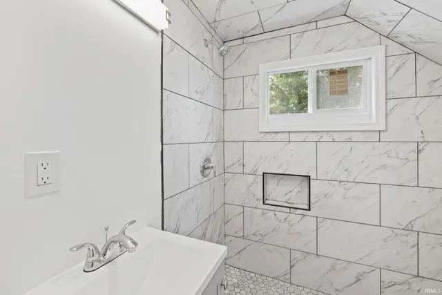 $195,000 | 1925 Spear Street, Logansport, IN 46947