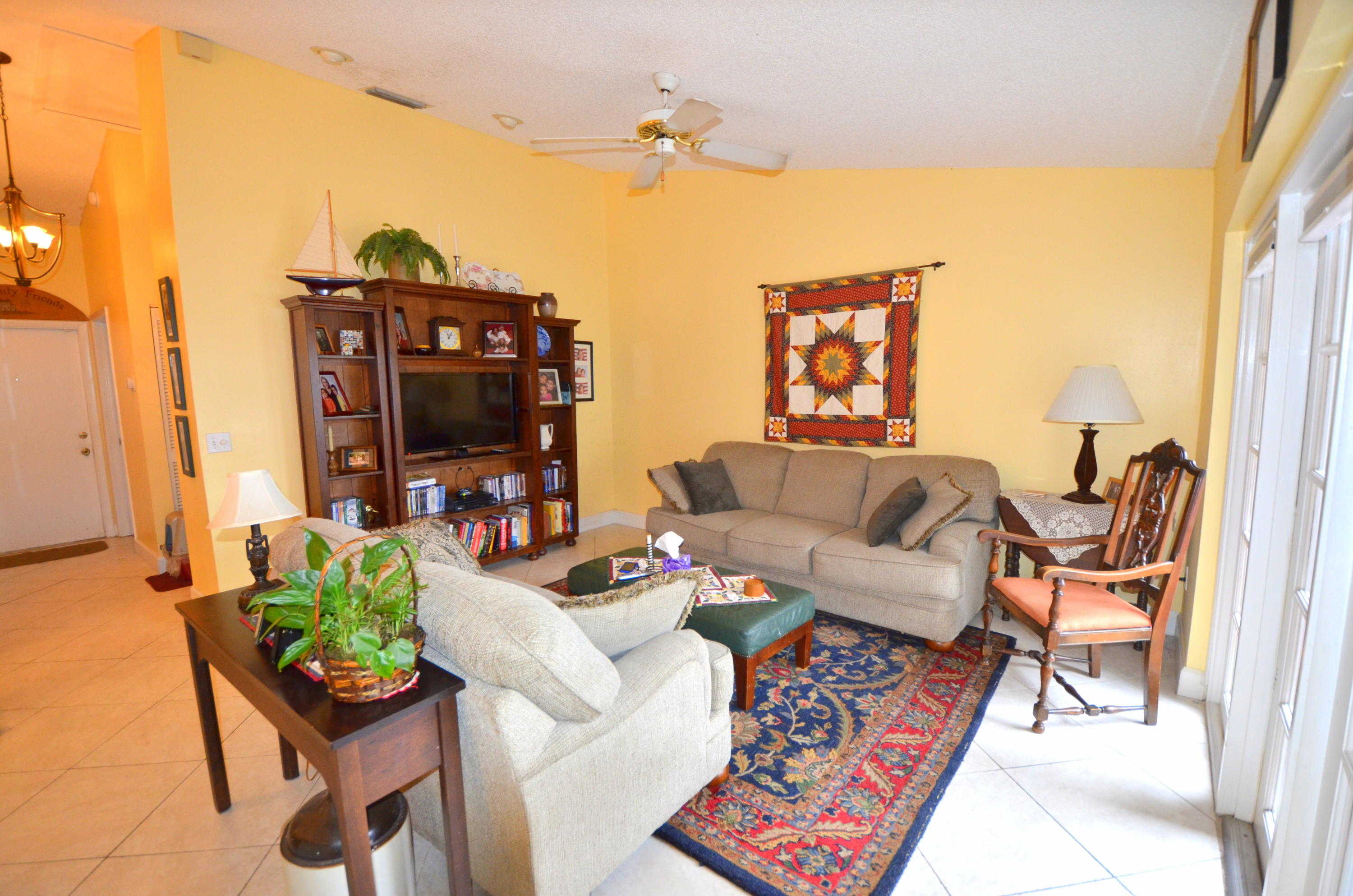 9149 Southwest 21st Court, Unit G Boca Raton, FL 33428 - Photo 11 of 28 Family Room