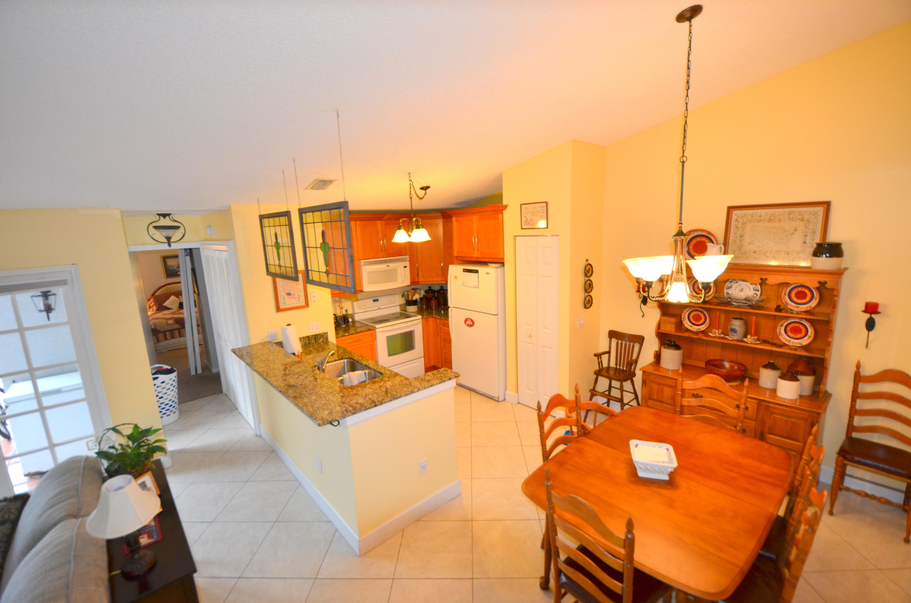 9149 Southwest 21st Court, Unit G Boca Raton, FL 33428 - Photo 8 of 28 Dining/Kitchen