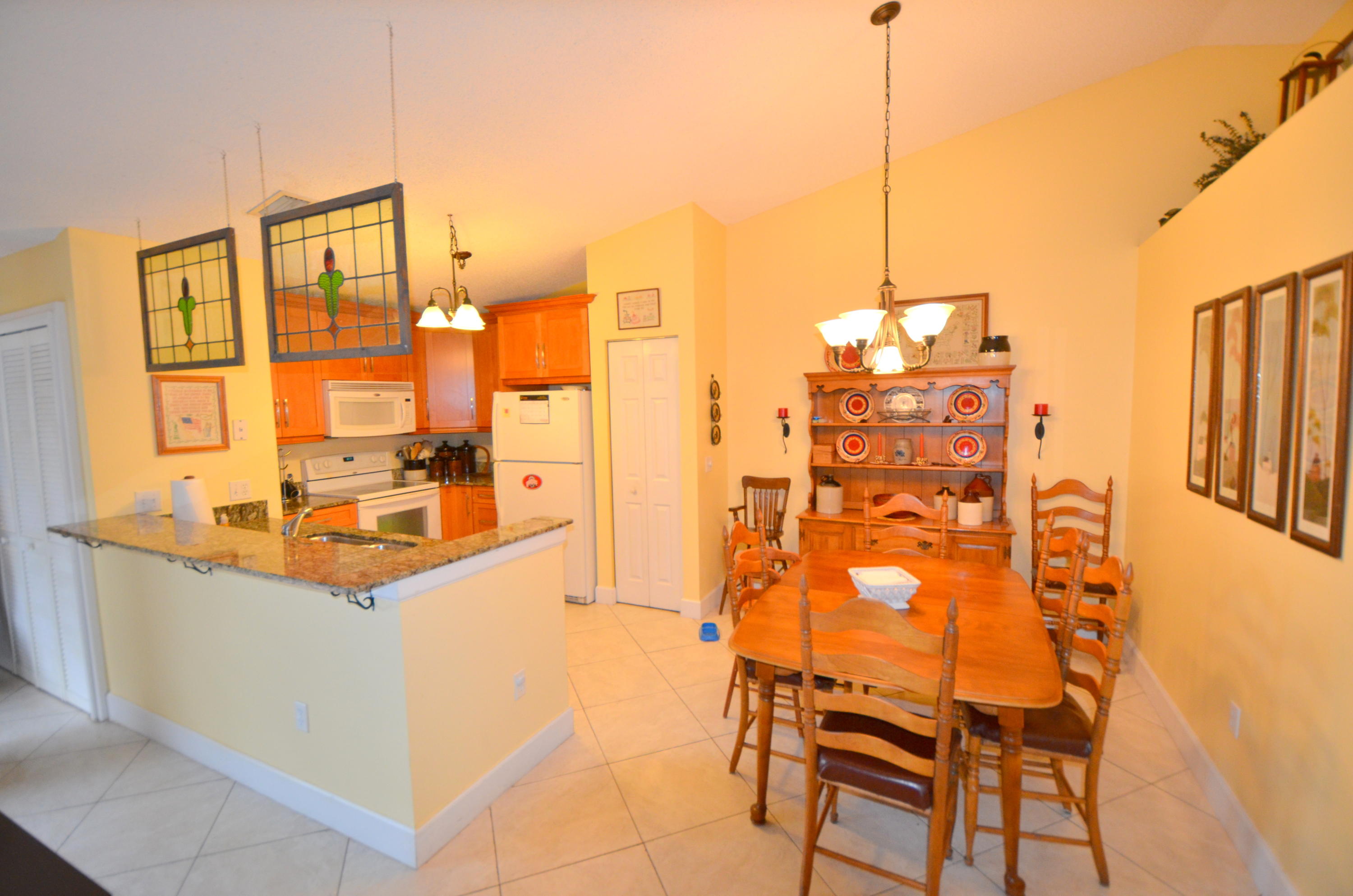 9149 Southwest 21st Court, Unit G Boca Raton, FL 33428 - Photo 9 of 28 Kitchen/Dining